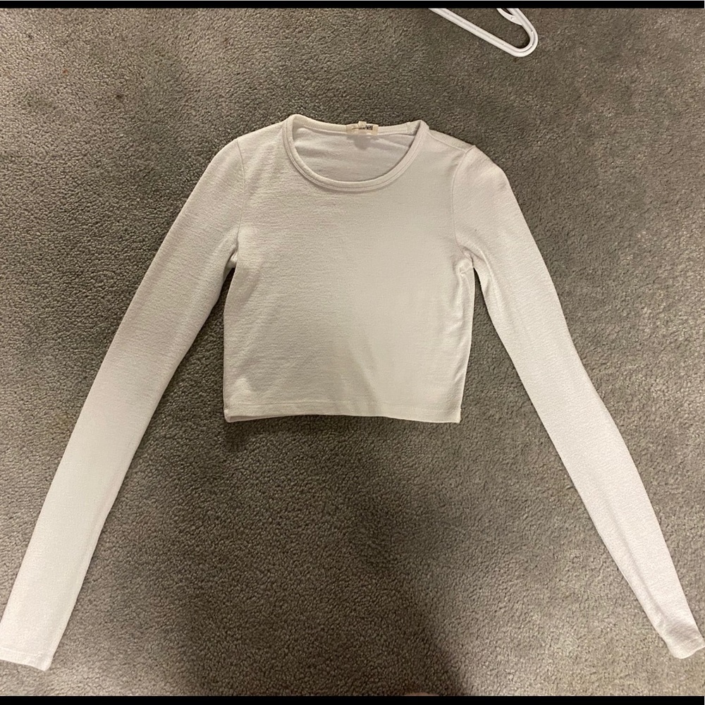 Aritzia white crop longsleeve